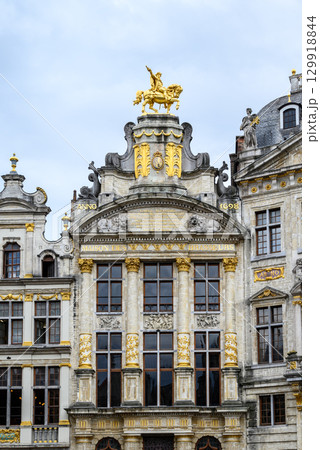 Lavishly decorated facades and architectural details of Guildhalls on the Grand-Place Grote Markt square of Brussels, Belgium 129918844