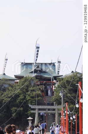 香川県三豊市三野町の海上に浮かぶ子供の守り神「津嶋神社」（夏季大祭） 129919468