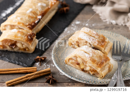 Homemade apple strudel slices 129919716
