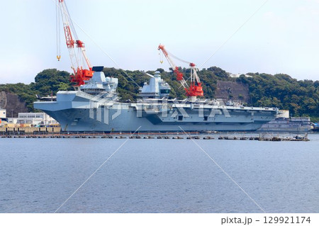 インド太平洋地域に展開し平和維持への抑止力を示す… 英空母打撃群・空母『プリンス・オブ・ウェールズ』 129921174