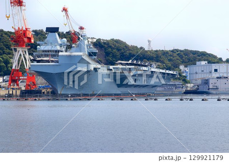 インド太平洋地域に展開し平和維持への抑止力を示す… 英空母打撃群・空母『プリンス・オブ・ウェールズ』 129921179