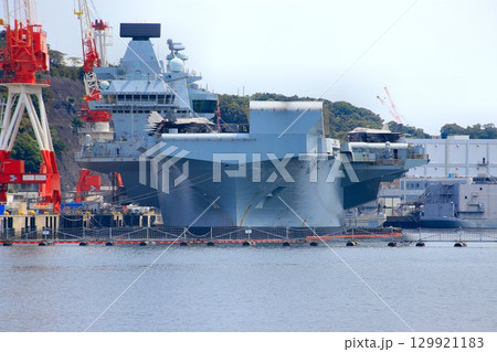 インド太平洋地域に展開し平和維持への抑止力を示す… 英空母打撃群・空母『プリンス・オブ・ウェールズ』 129921183