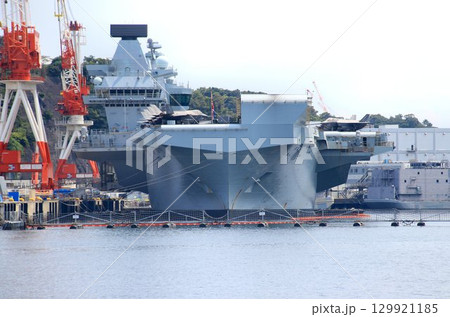 インド太平洋地域に展開し平和維持への抑止力を示す… 英空母打撃群・空母『プリンス・オブ・ウェールズ』 129921185