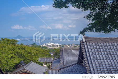 滋賀大津 西教寺境内から琵琶湖を望む 滋賀大津 西教寺境内から琵琶湖を望む 129921765