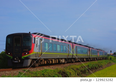 【阿波踊り輸送】2700系5両編成 特急うずしお 【阿波踊り輸送】2700系5両編成 特急うずしお 129923282