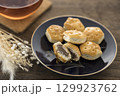 おやつの時間、チョコレートパイ 129923762