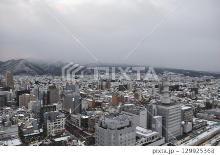 雪景色の山形駅前 雪景色の山形駅前 129925368