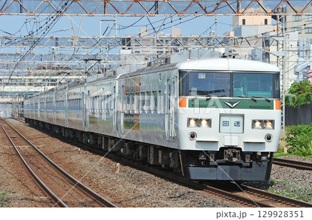 東海道本線　平塚　JR東日本　185系　B5編成（大宮）　回送 129928351