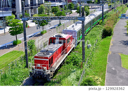 東海道本線貨物支線 桜木町-東高島 JR貨物 DD200-23(愛知)+HB-E220系 甲種 東海道本線貨物支線 桜木町-東高島 JR貨物 DD200-23(愛知)+HB-E220系 甲種 129928362