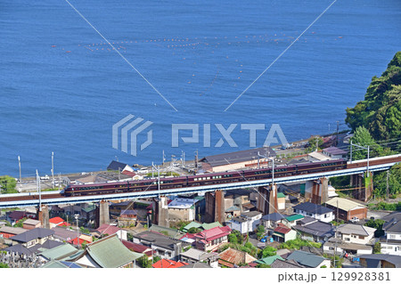 東海道本線　根府川－早川　JR東日本　E655系（尾久）　なごみ　和 129928381