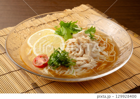 鶏だし塩素麺 鶏だし塩素麺 129928400