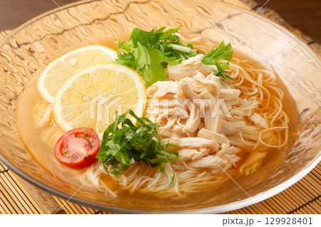 鶏だし塩素麺 129928401