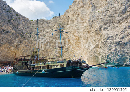 Tourist boat in the Bay of Navajo. Tourist boat in the Bay of Navajo. 129931595