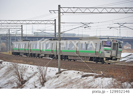 函館本線 豊幌ー江別 JR北海道 733系 B-105編成(札幌) 函館本線 豊幌ー江別 JR北海道 733系 B-105編成(札幌) 129932146