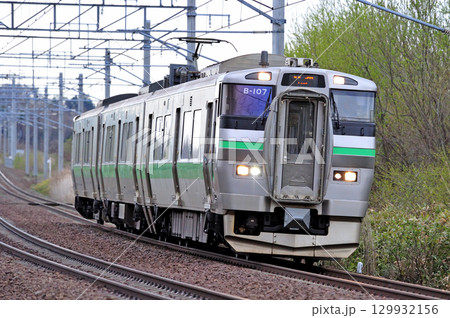 千歳線　島松－北広島　JR北海道　733系　B-107編成（札幌） 129932156