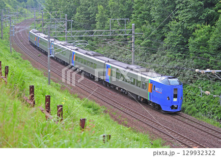 千歳線 上野幌-西の里(信) JR北海道 キハ261系1000番台 ST-1206編成 千歳線 上野幌-西の里(信) JR北海道 キハ261系1000番台 ST-1206編成 129932322