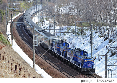 千歳線 上野幌-西の里(信) JR北海道 DD51-1148(函館)+JR東日本 E26系(尾久) 千歳線 上野幌-西の里(信) JR北海道 DD51-1148(函館)+JR東日本 E26系(尾久) 129932587