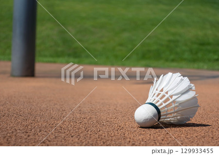 バトミントンのシャトルコック 129933455