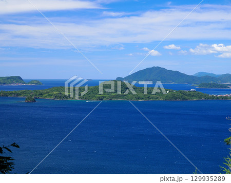 指月山山頂から眺めた笠山 129935289