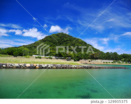 指月山と菊ヶ浜 129935375