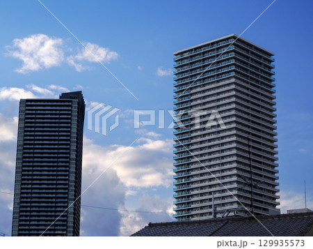 ビルディングのある風景 ビルディングのある風景 129935573