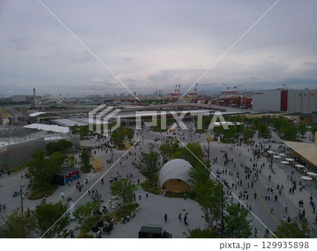 大阪・関西万博 EXPO 2025 夢洲会場の風景 129935898