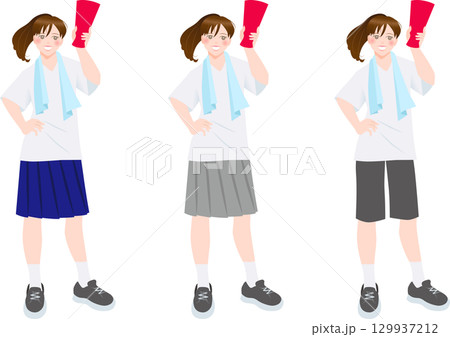 メガホンを持って応援する女子学生・白Tシャツ メガホンを持って応援する女子学生・白Tシャツ 129937212