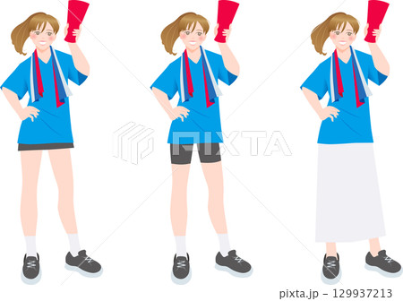 メガホンを持って応援する女性・青Tシャツ 129937213