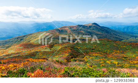 秋の栗駒山登山(栗駒山~秣岳 : 秣岳方面の眺め) 秋の栗駒山登山(栗駒山~秣岳 : 秣岳方面の眺め) 129938368