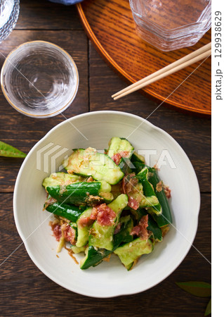 梅きゅうり|きゅうりのたたきの梅肉和え 梅きゅうり|きゅうりのたたきの梅肉和え 129938629