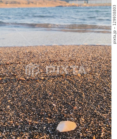 海岸と夕日 海岸と夕日 129938803