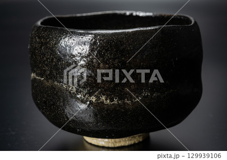 幕釉黒楽茶碗2｜三代 佐々木昭楽 作・楽焼窯元の抹茶碗 129939106