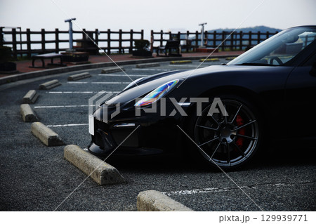 黒いスポーツカー 129939771