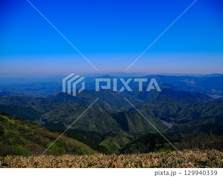 十種ヶ峰山頂からの風景 129940339
