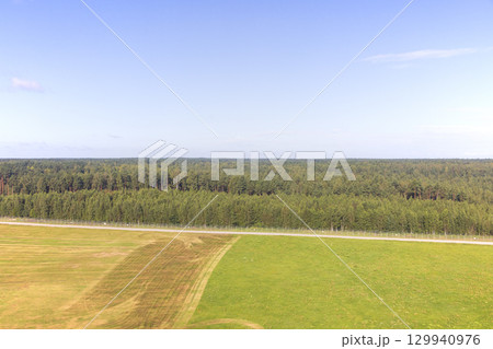 ヨーロッパ、ラトビア共和国のリガ空港 129940976