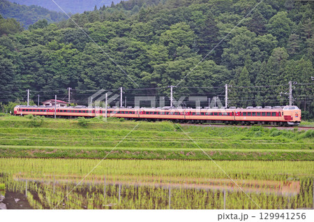 富士急行線　寿－三つ峠　JR東日本　183系　M51編成（豊田）　ホリデー快速富士山 129941256