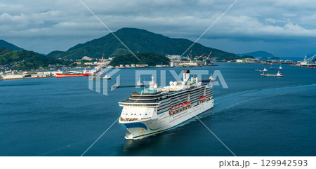 長崎港客船入港(Adora Mediterranea)女神大橋から パノラマ【長崎市】 長崎港客船入港(Adora Mediterranea)女神大橋から パノラマ【長崎市】 129942593
