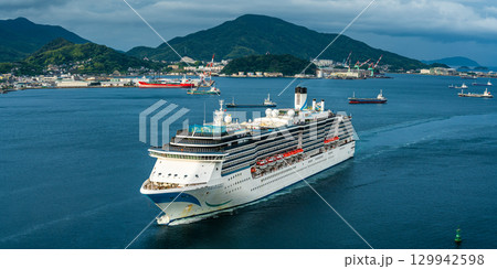 長崎港客船入港(Adora Mediterranea)女神大橋から パノラマ【長崎市】 長崎港客船入港(Adora Mediterranea)女神大橋から パノラマ【長崎市】 129942598