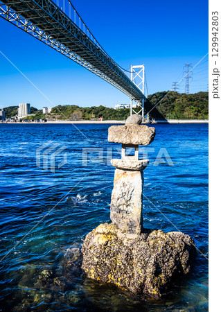 和布刈神社(めかり神社)と関門橋【福岡県北九州市】 和布刈神社(めかり神社)と関門橋【福岡県北九州市】 129942803