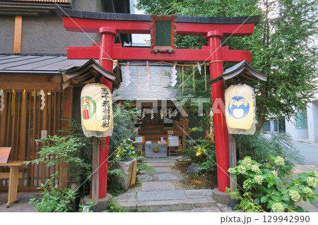 夏の五十稲荷神社　東京 129942990