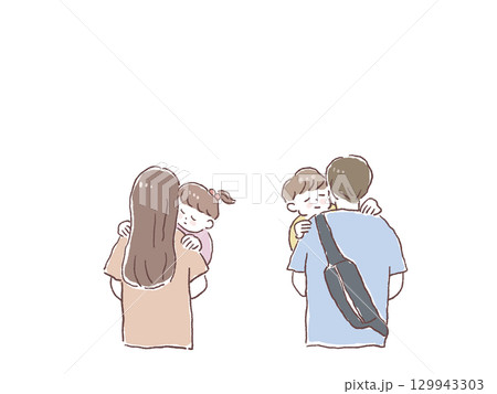 小さい子供を抱っこする男性と女性の後ろ姿、(家族、父親、母親) 小さい子供を抱っこする男性と女性の後ろ姿、(家族、父親、母親) 129943303