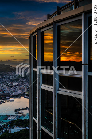 稲佐山展望台からの朝焼け爆焼け 【長崎市】 129943705