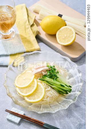 レモン素麺｜冷製だしをかけた夏のさっぱり麺 129944403