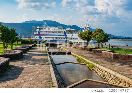 琵琶湖　大津湖岸なぎさ公園　滋賀県大津市 129944757