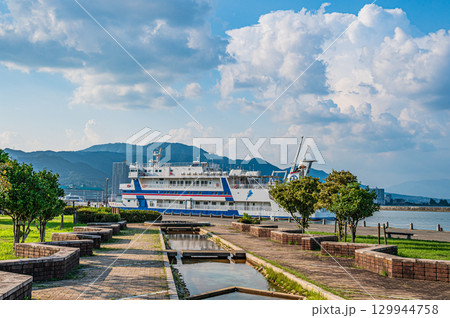 琵琶湖　大津湖岸なぎさ公園　滋賀県大津市 129944758
