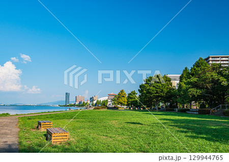 琵琶湖　大津湖岸なぎさ公園　滋賀県大津市 129944765