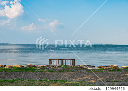 夏の琵琶湖風景　滋賀県大津市 129944766