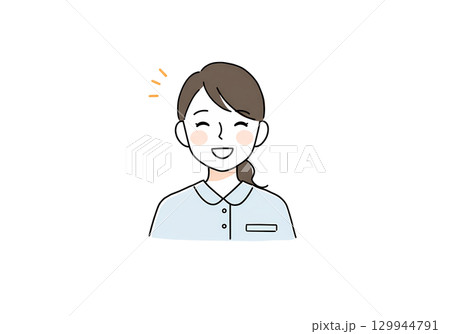 優しく微笑む女性スタッフ（医療・美容・介護）のイラスト 129944791