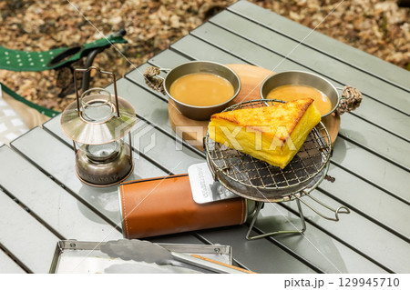 フレンチトースト　 America and Europe French toast 129945710