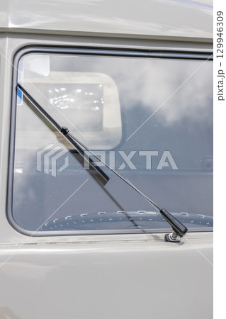 ワイパー　old car Windshield wiper (Windscreen wiper)  129946309
